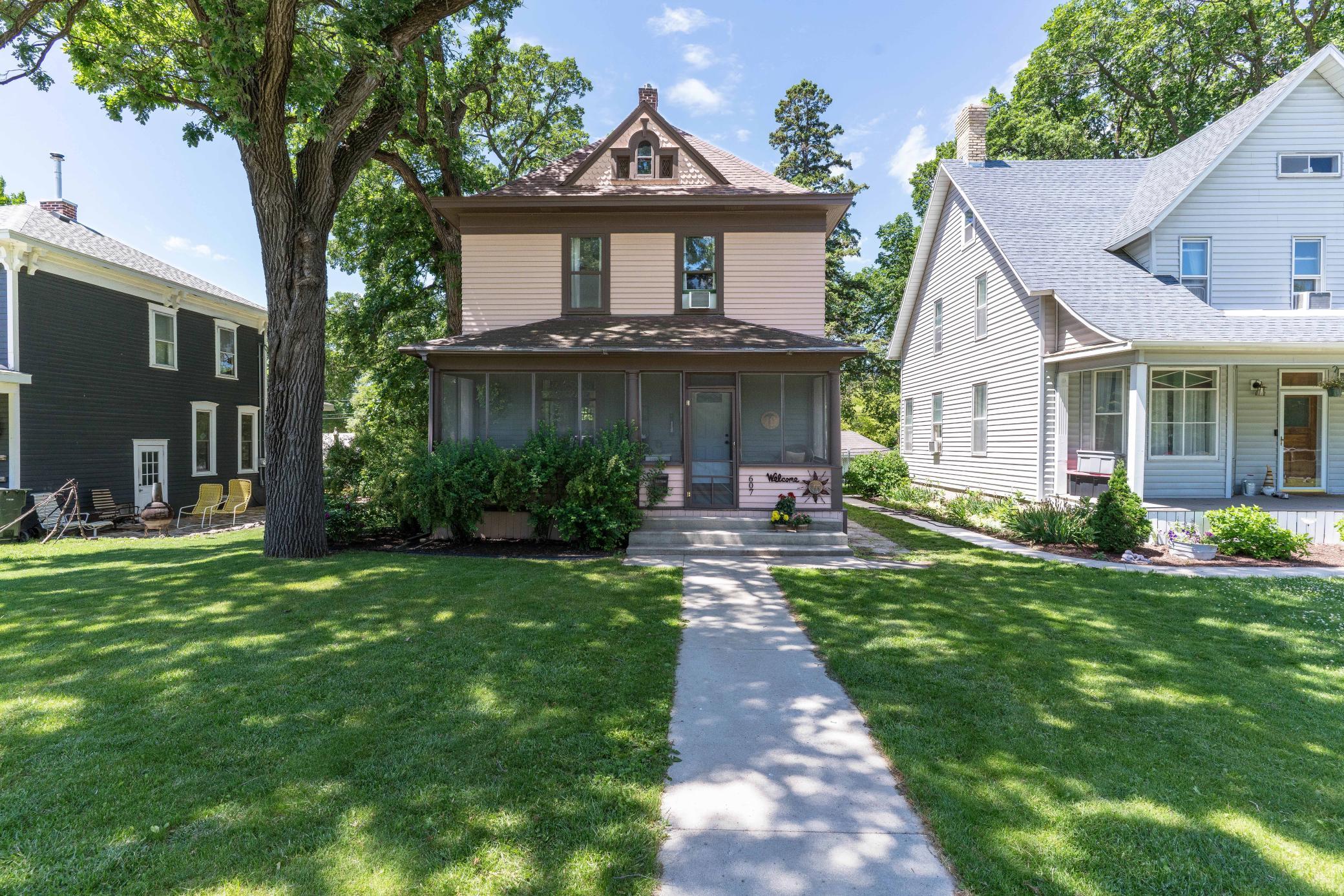 Residential 7092194