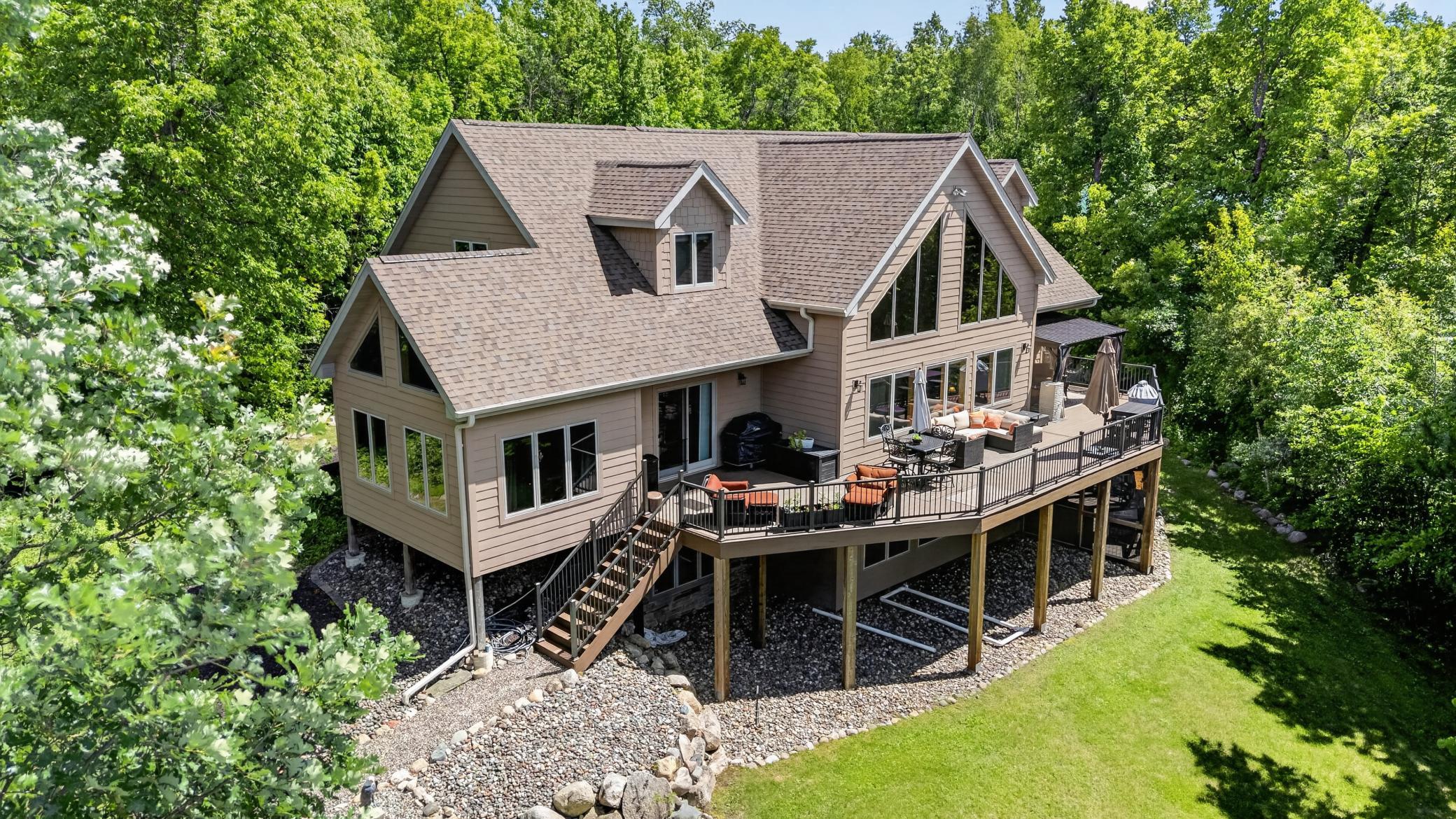 Lakehome 7092608