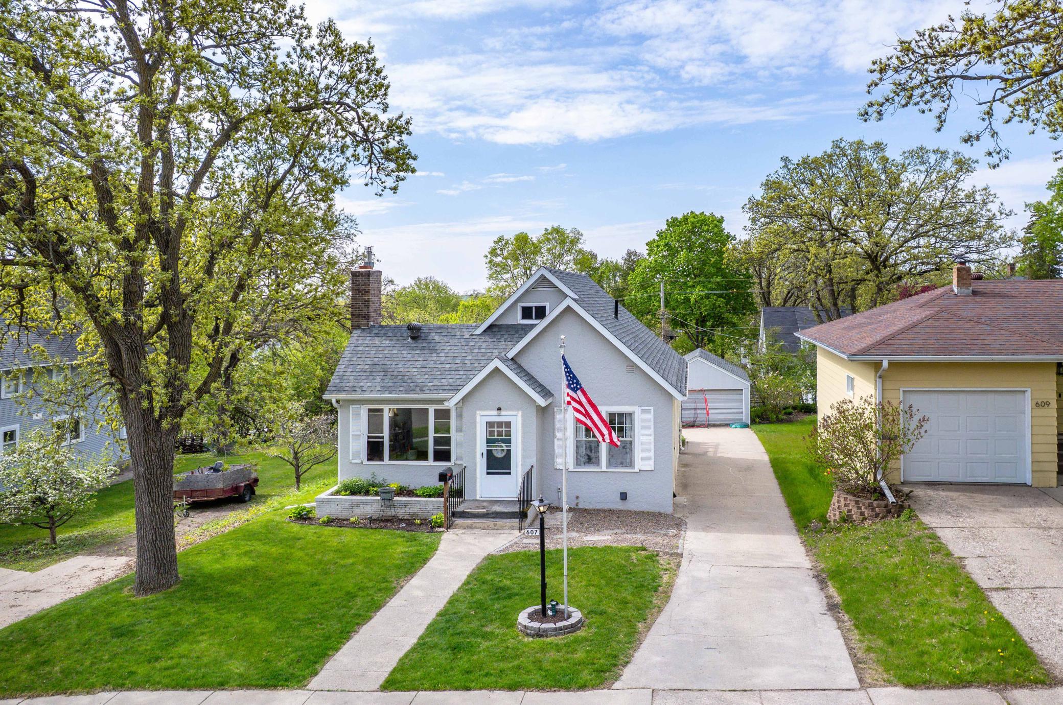 Residential 7094086