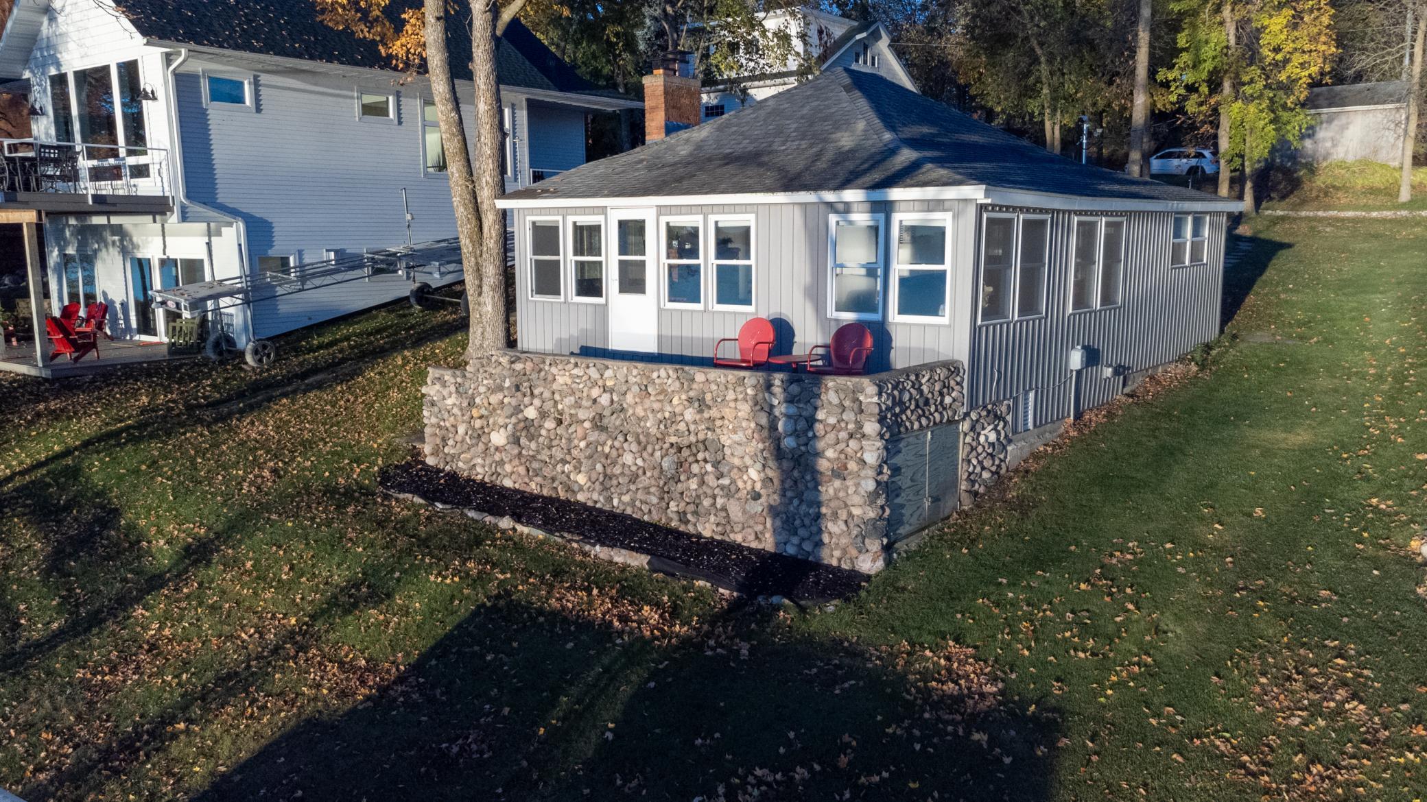Lakehome 7095014
