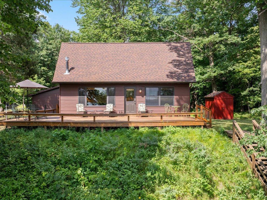 Lakehome 7096475