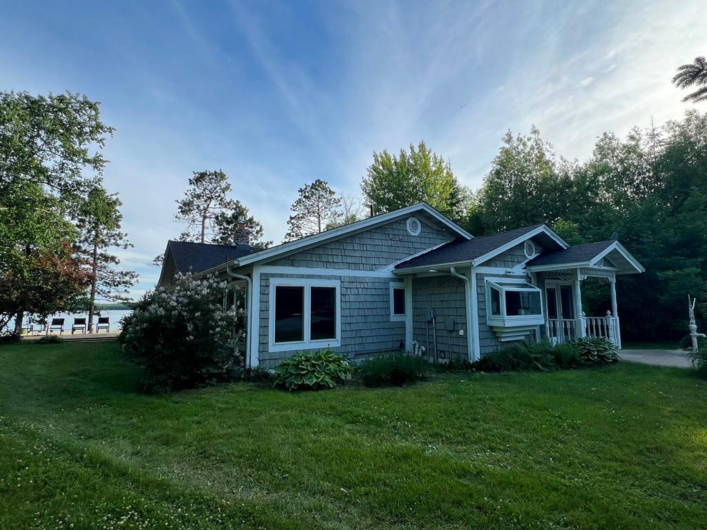 Lakehome 7097866