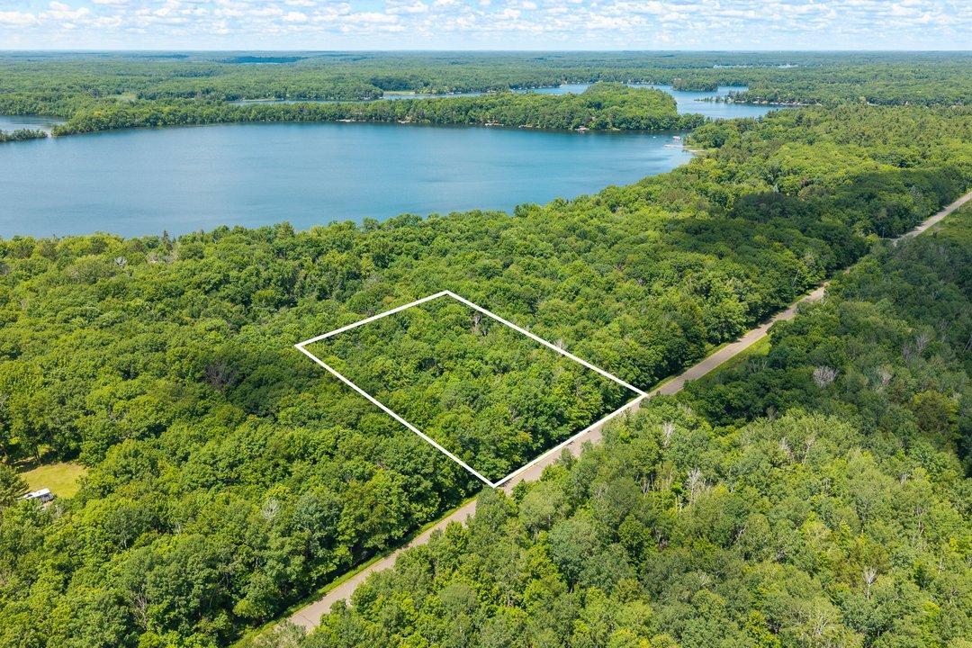 Land 7098025