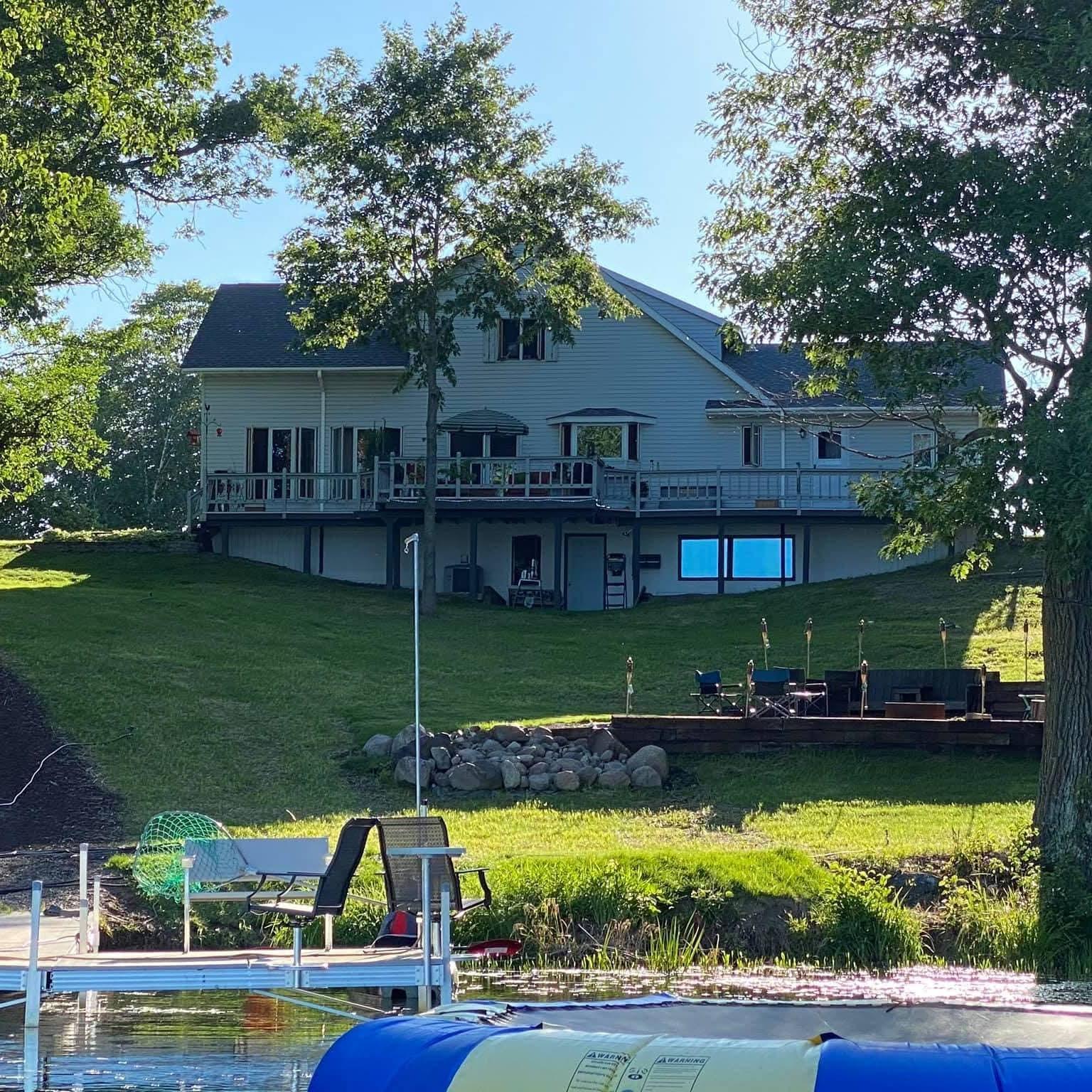 Lakehome 7098111