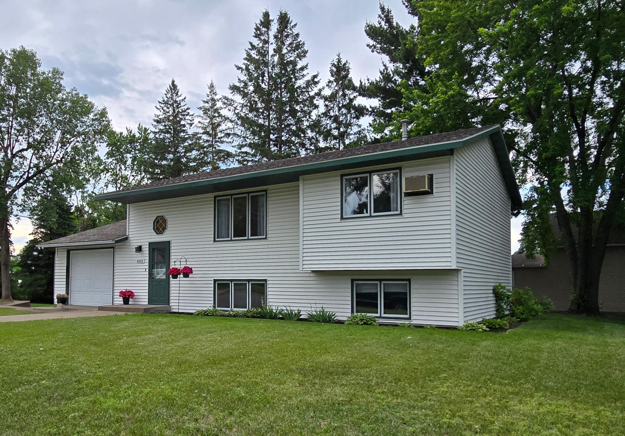 Residential 7098257