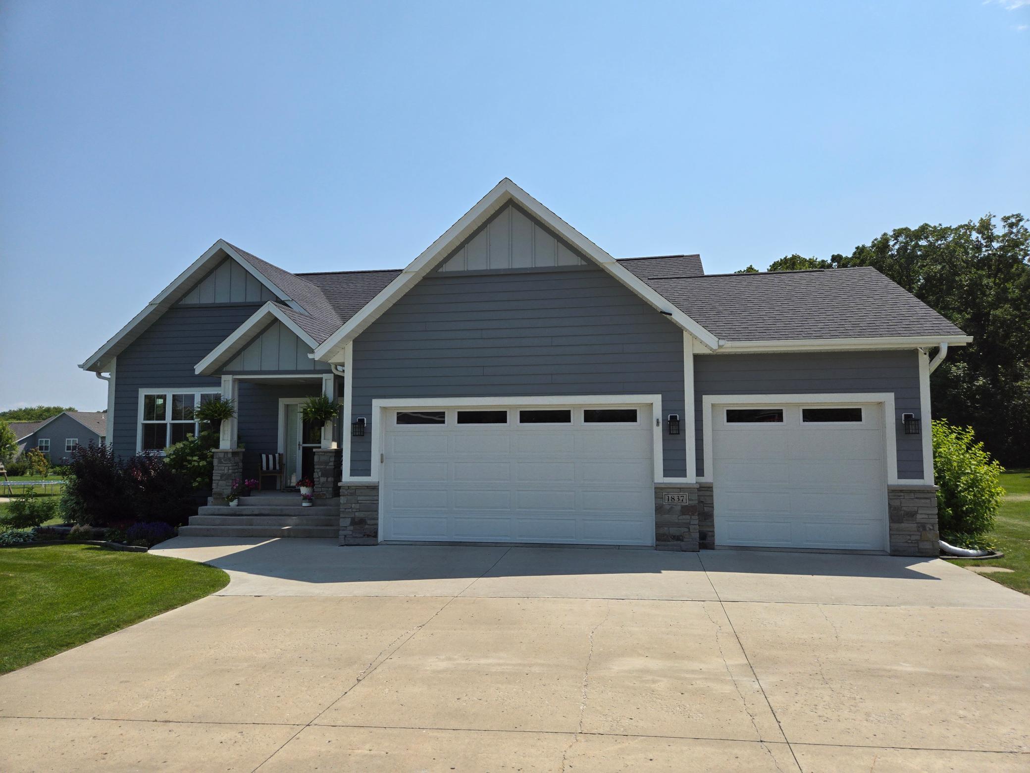 Residential 7098401