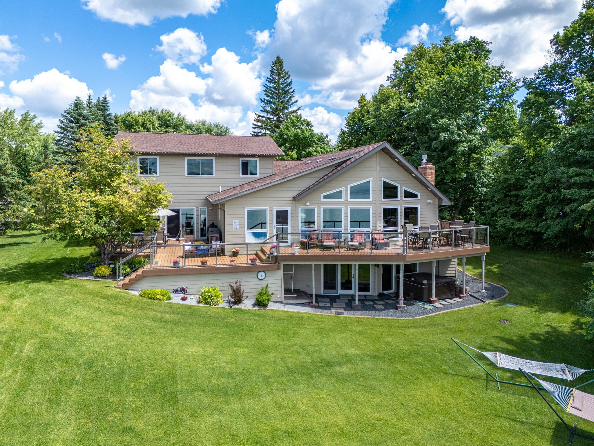 Lakehome 7099403