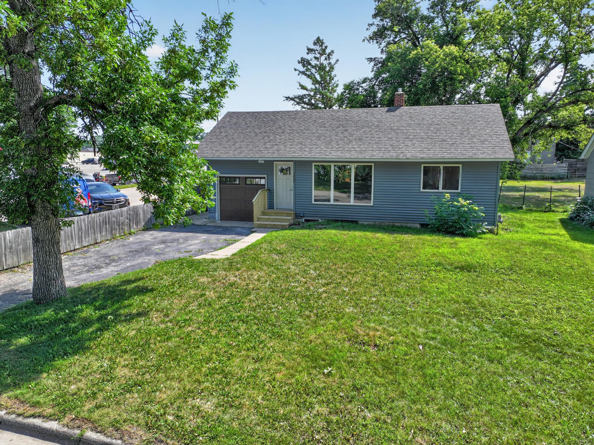 Residential 7104941