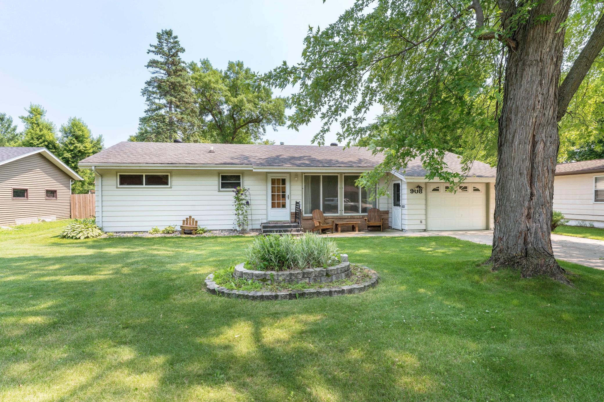 Residential 7105653