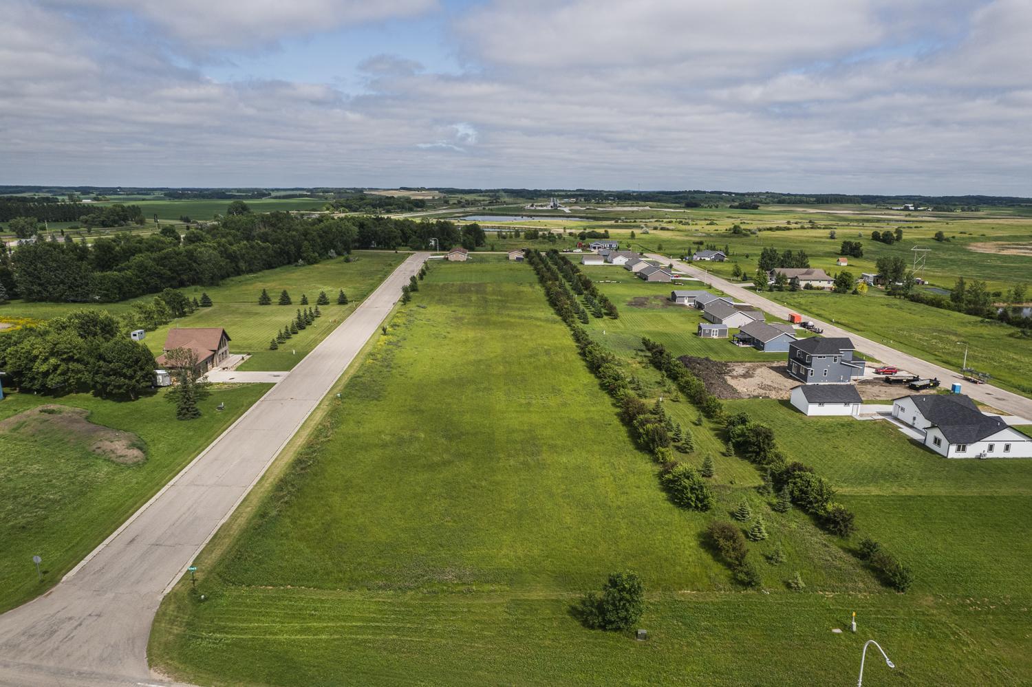 Land 7108941