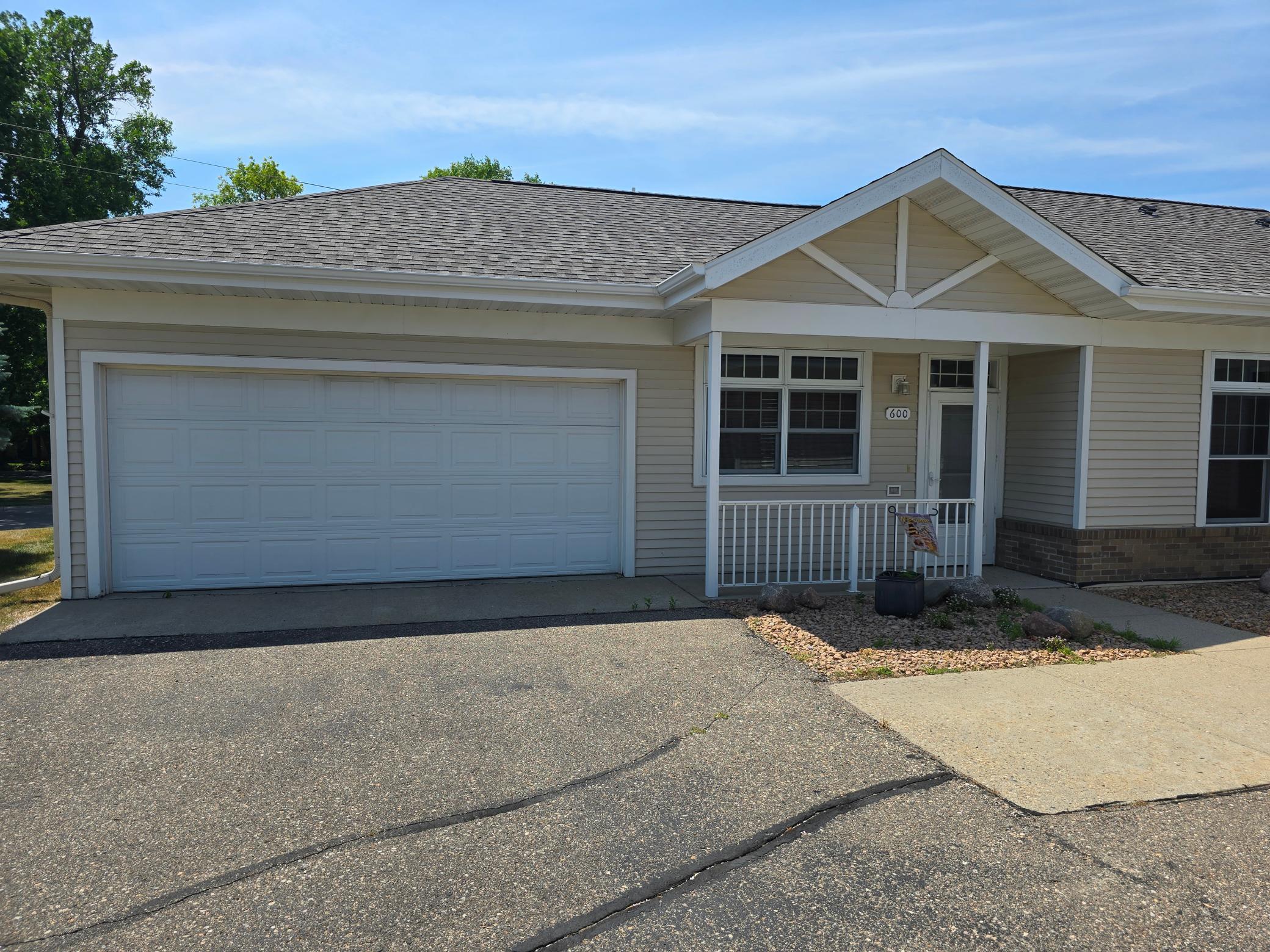 Residential 7112487