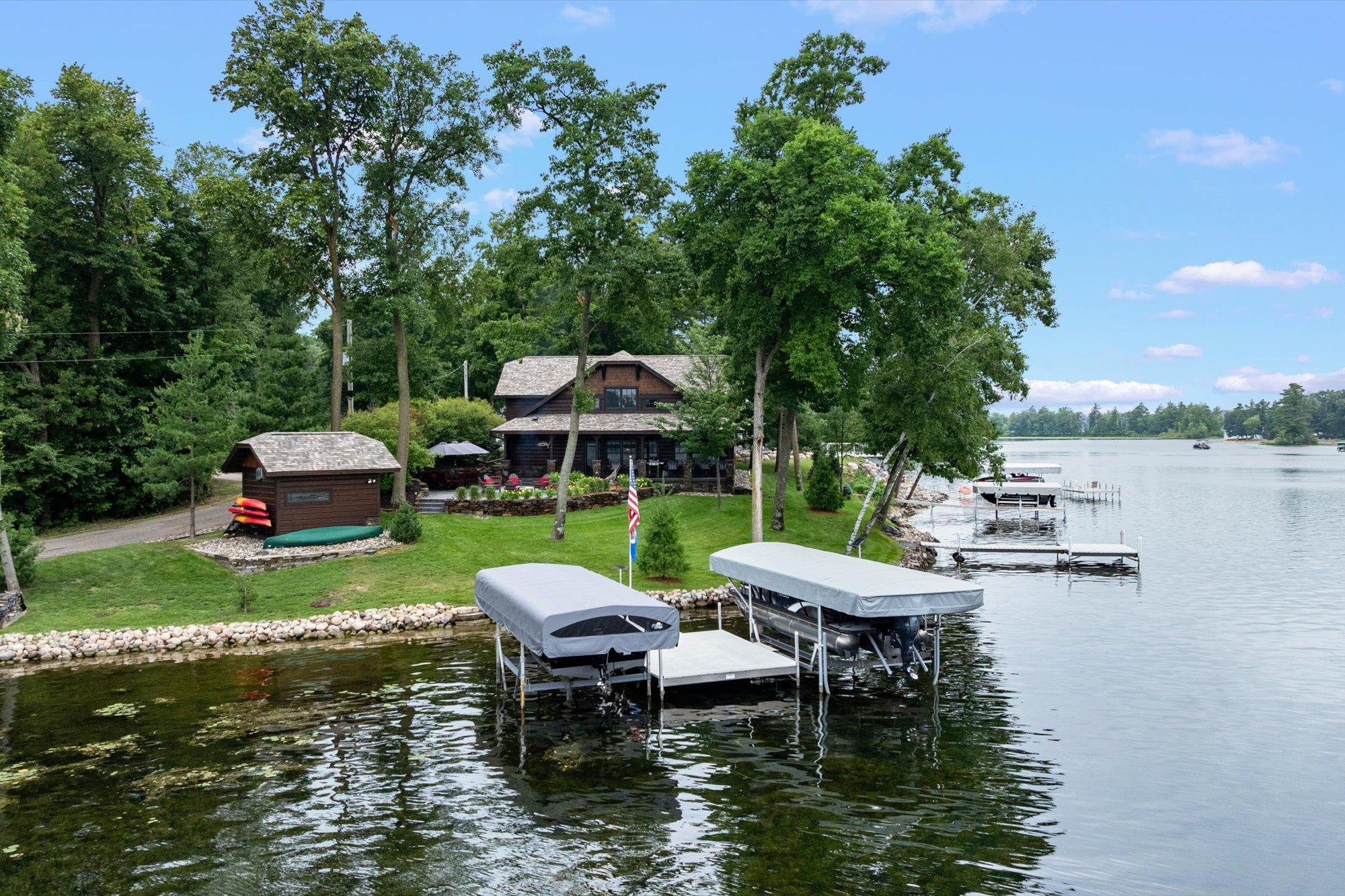 Lakehome 7112740