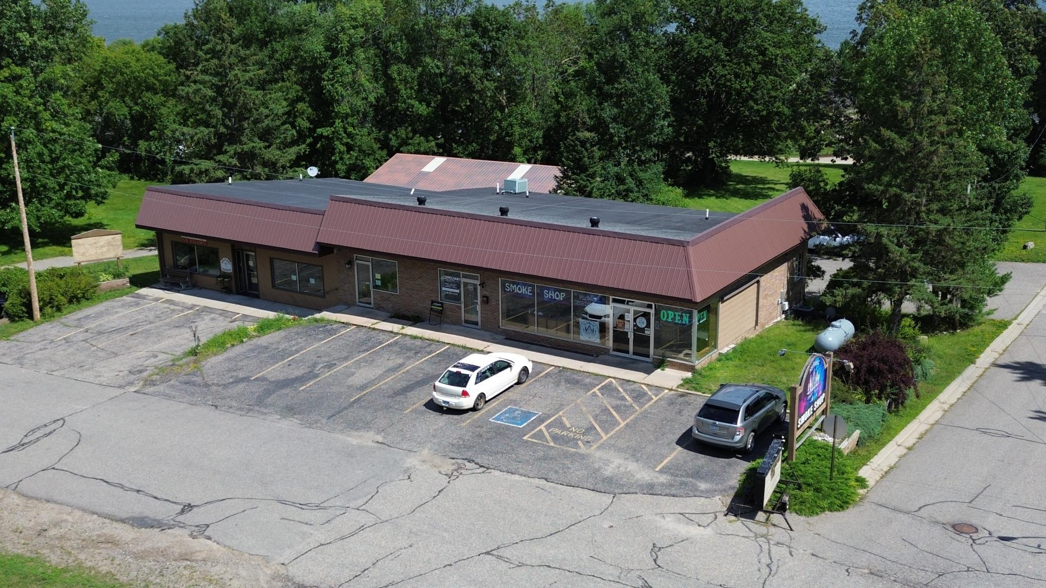 Commercial 7113706