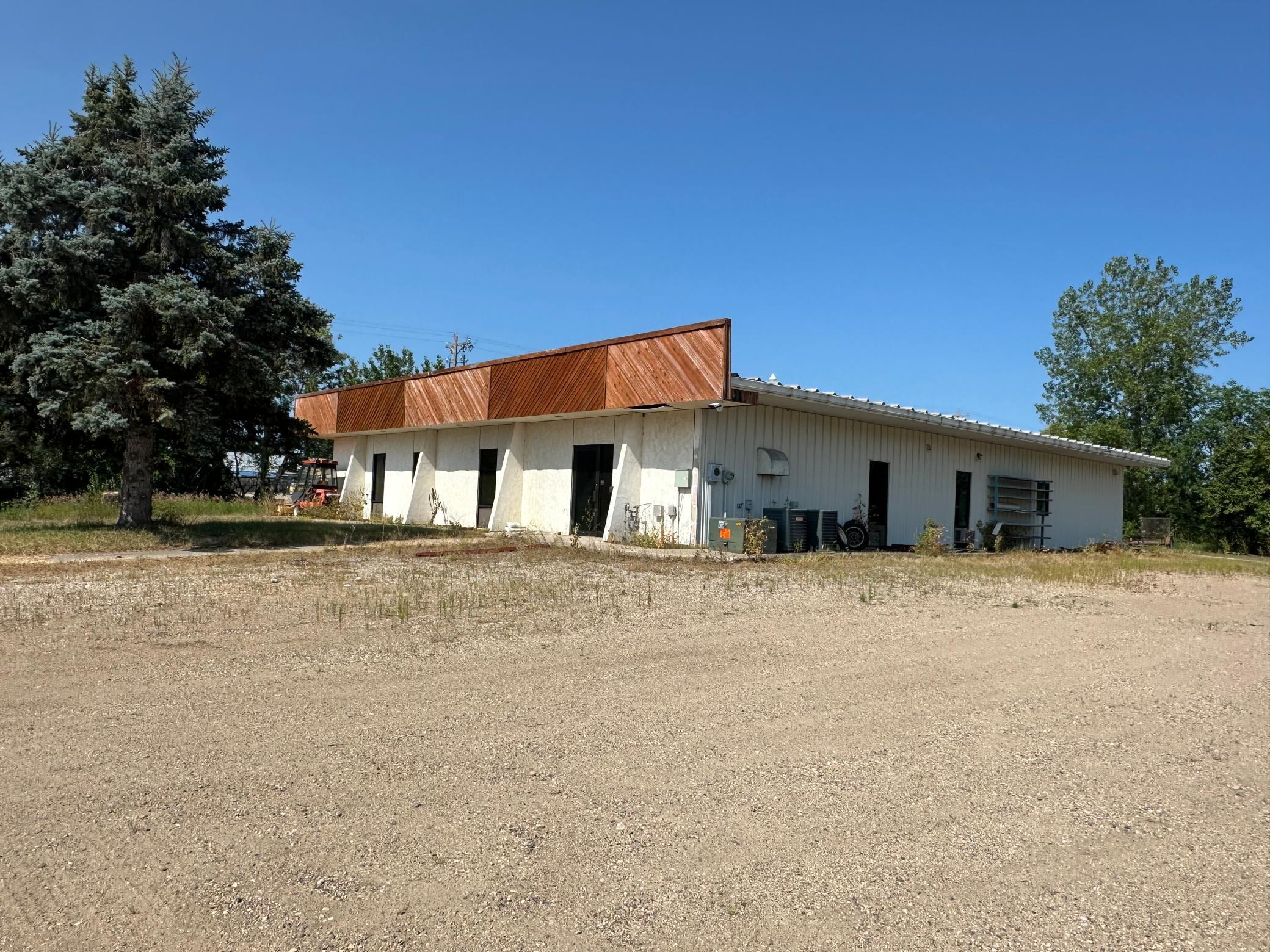 Commercial 7113973