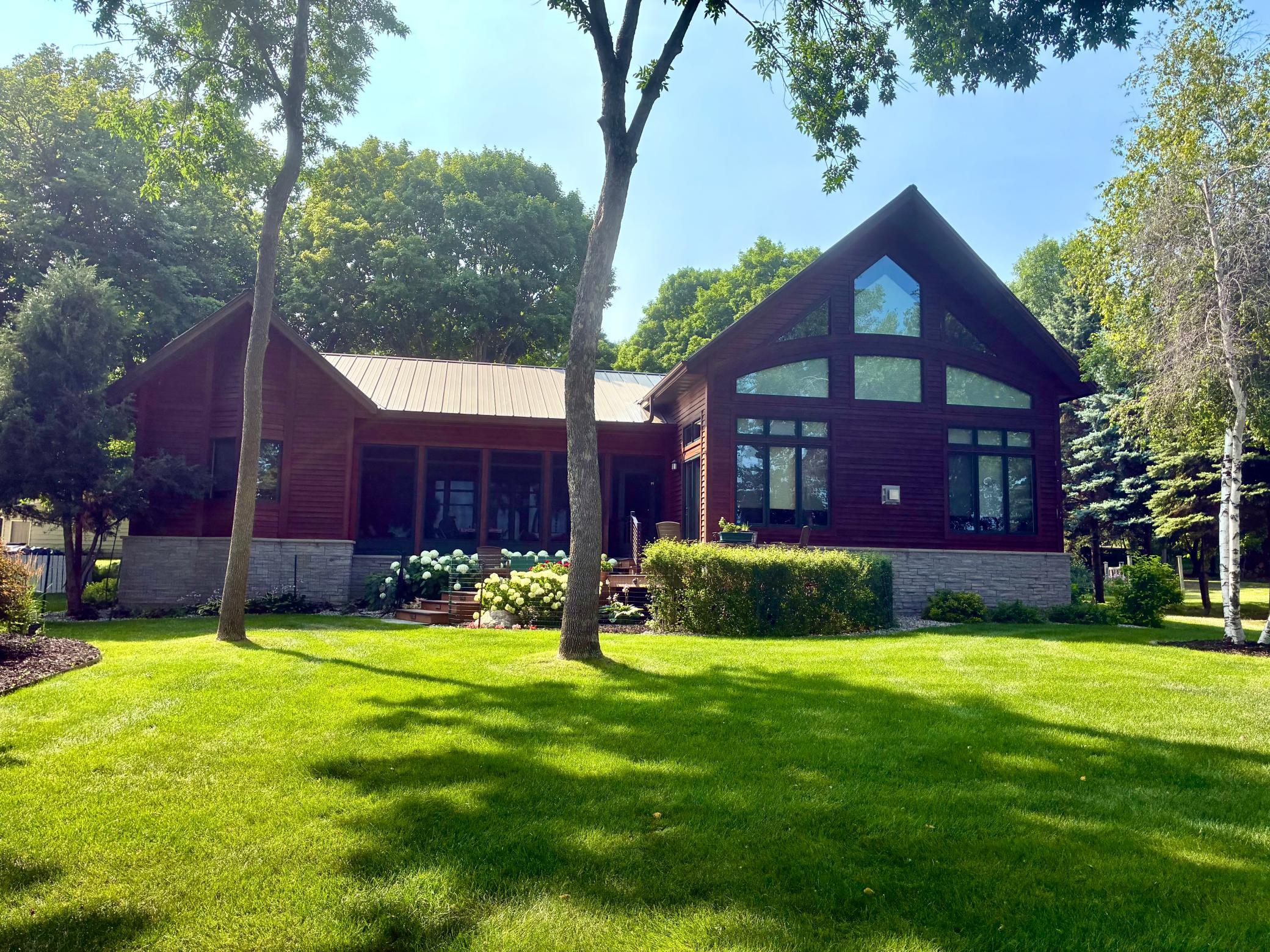 Lakehome 7115884