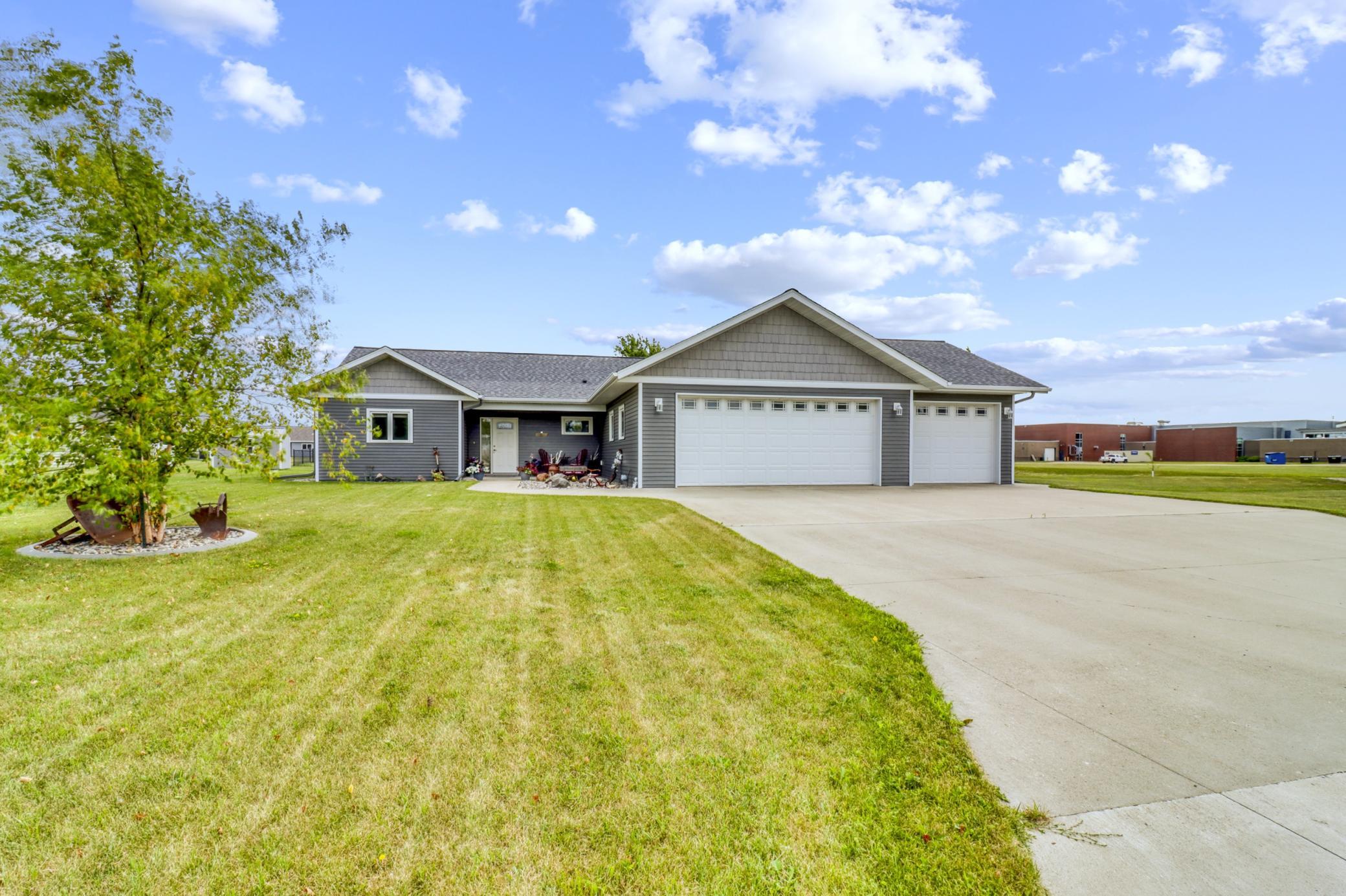 Residential 7115944