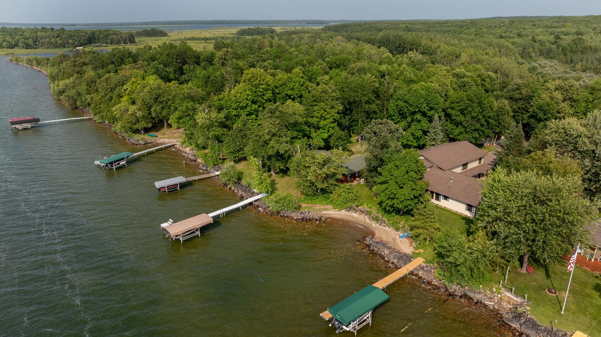 Lakehome 7116230