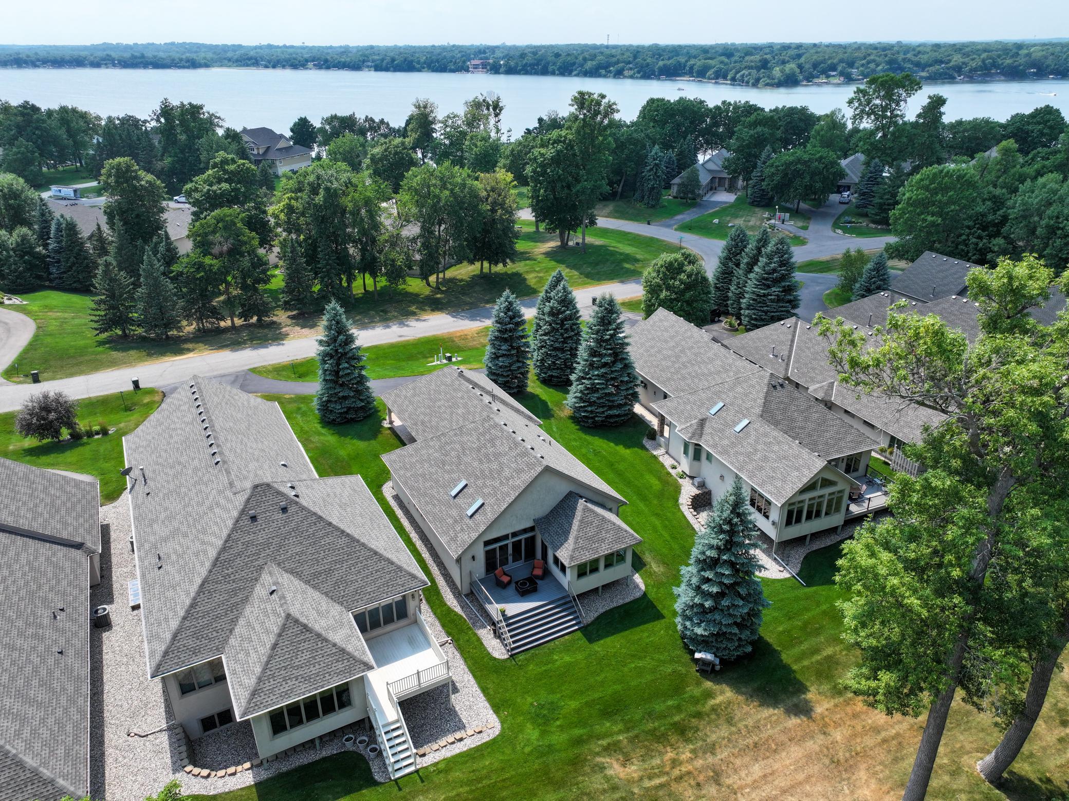 Lakehome 7118069