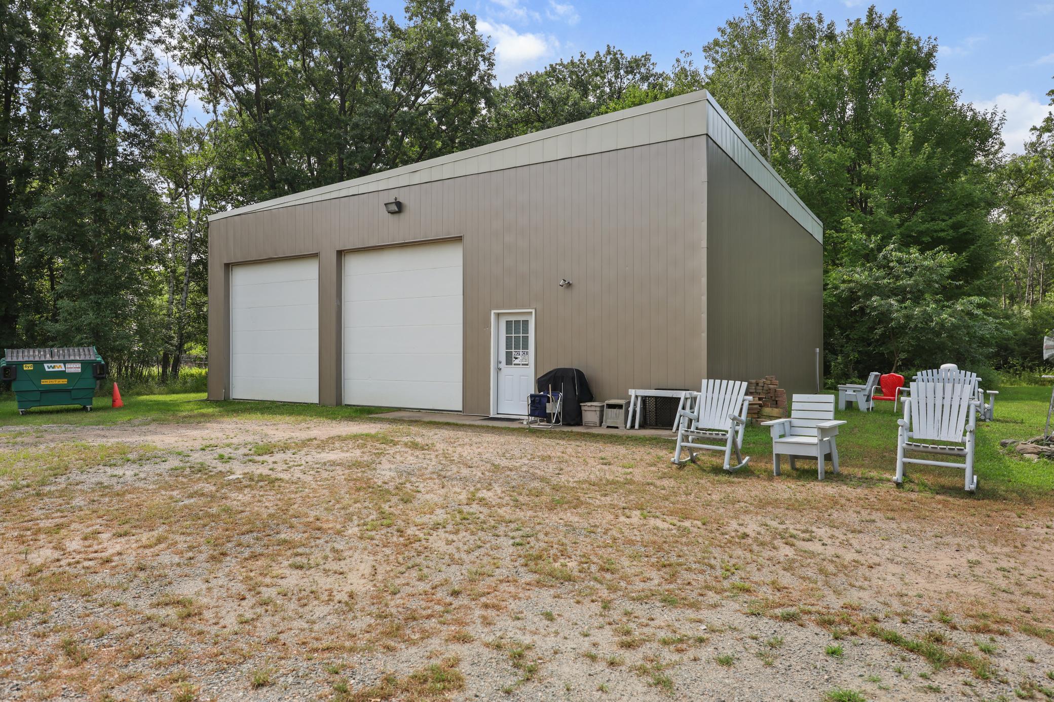 Commercial 7119249