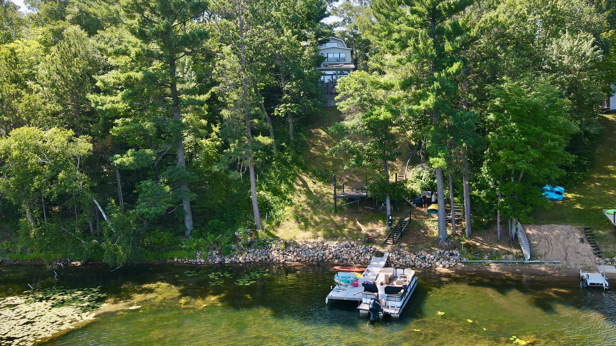 Lakehome 7124248