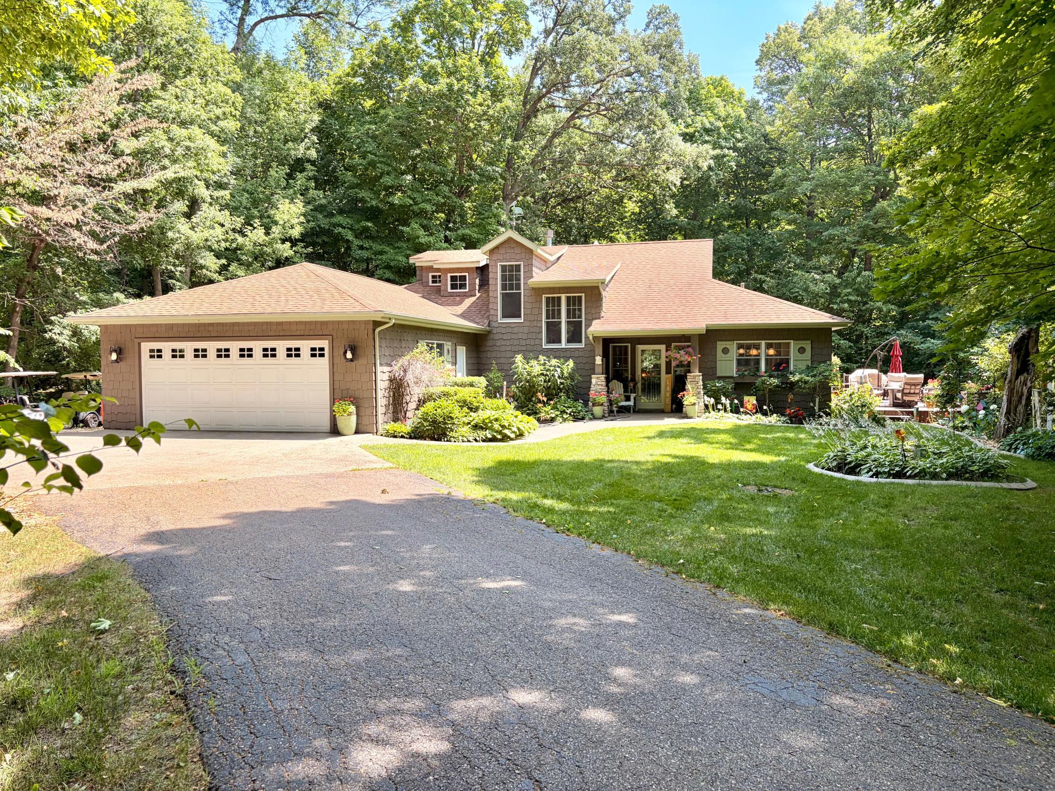 Lakehome 7129635