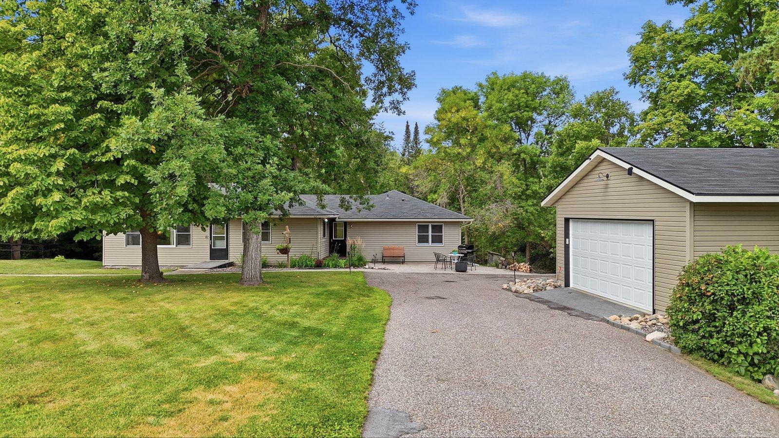 Lakehome 7129811