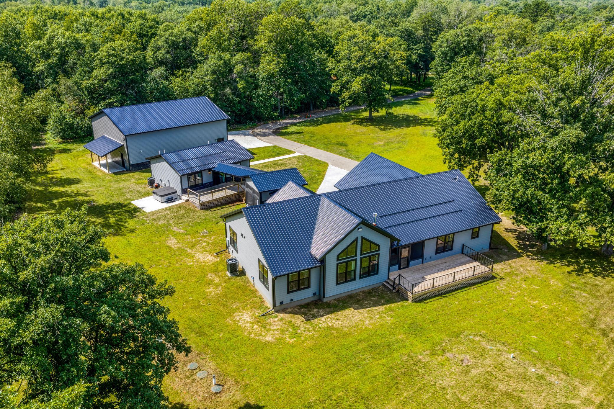 Lakehome 7133268