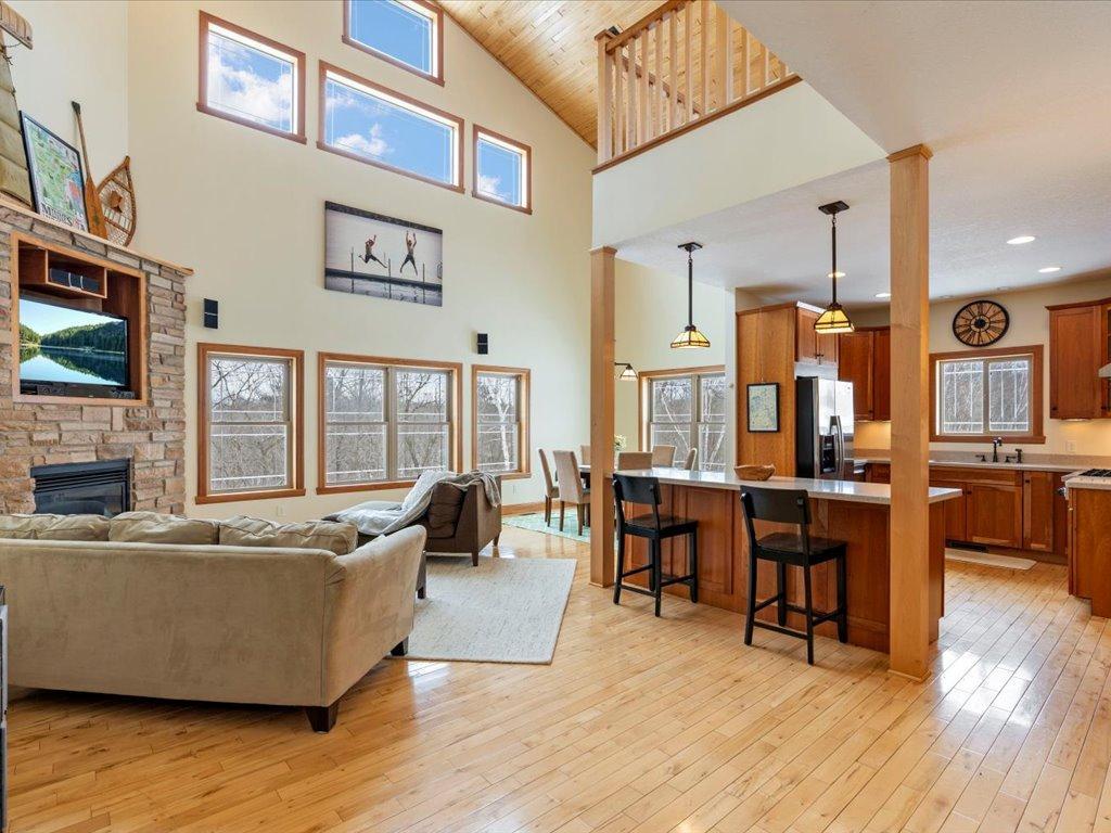 Lakehome 7137885