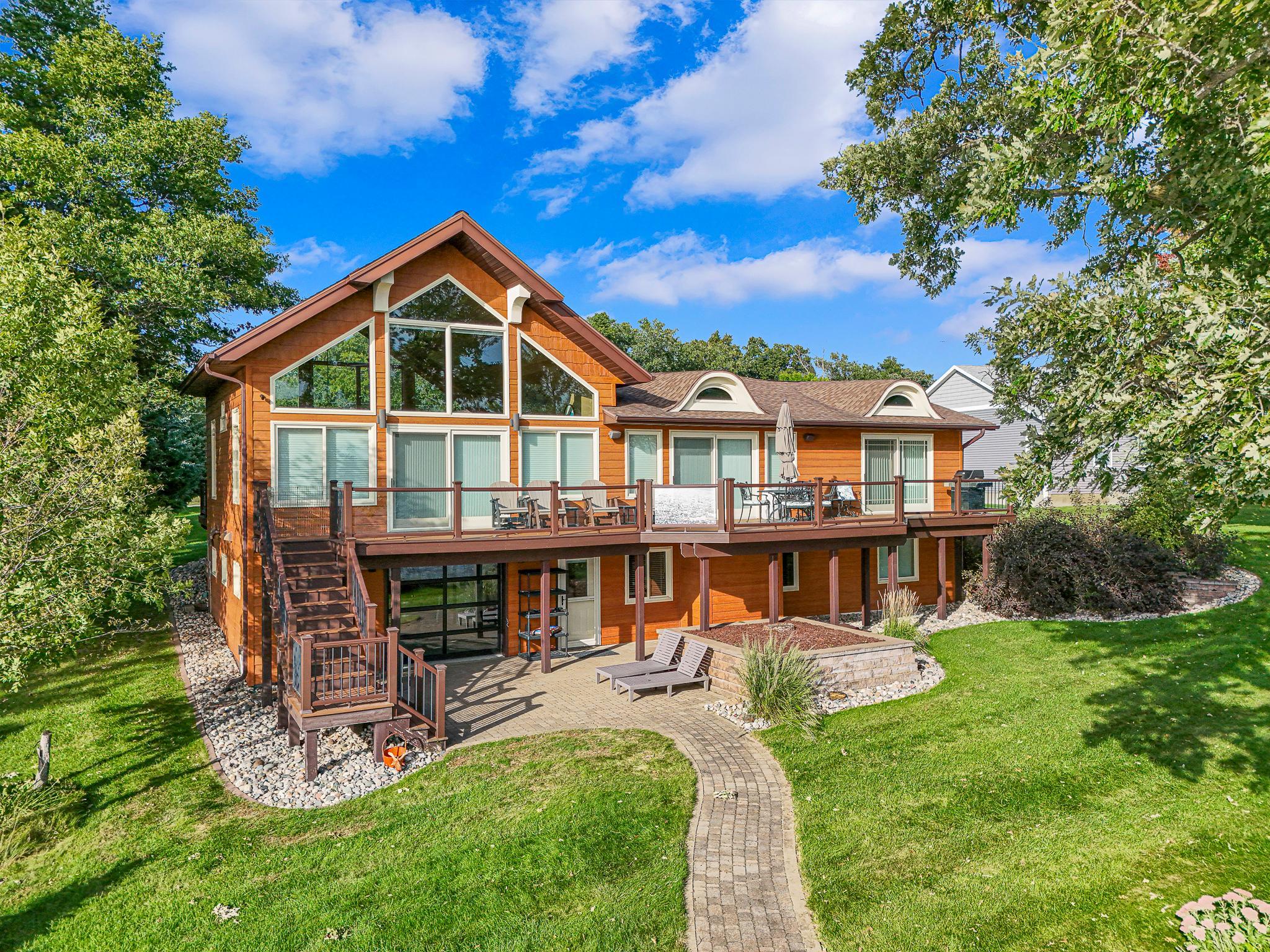 Lakehome 7138861
