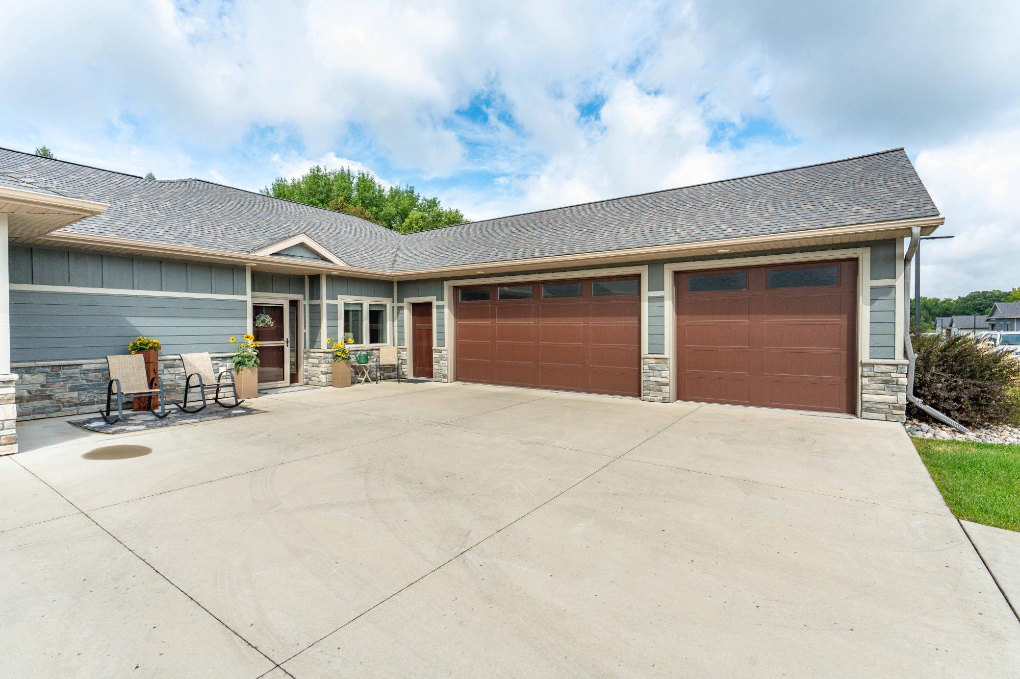 Residential 7141359
