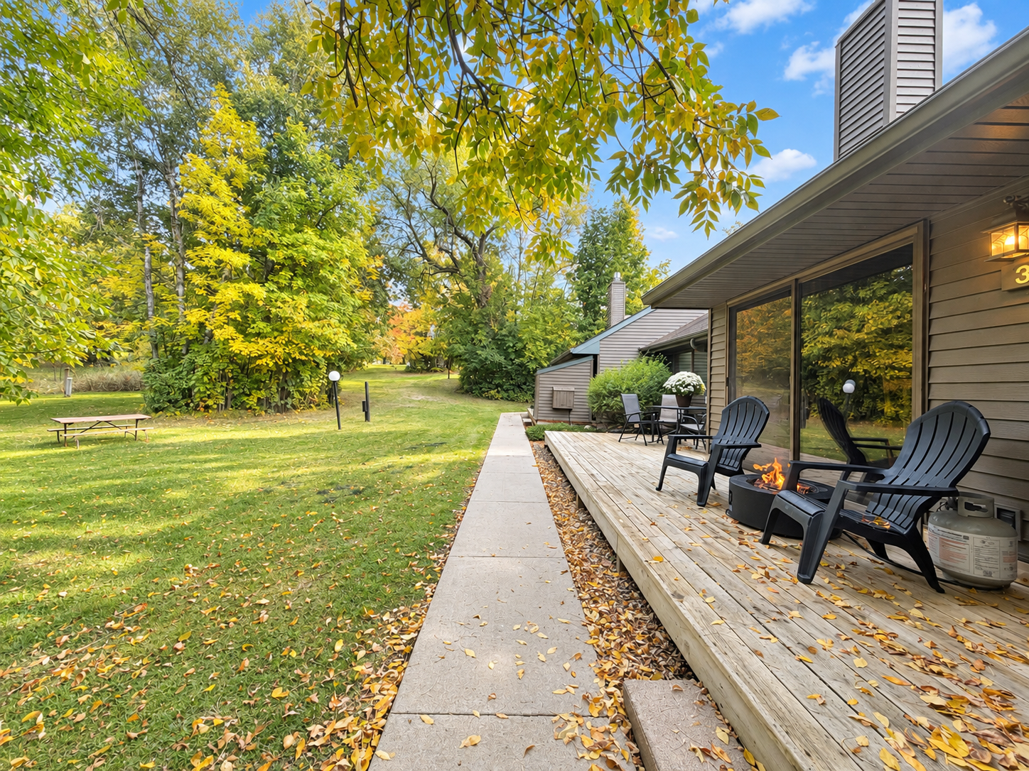 Lakehome 7147225