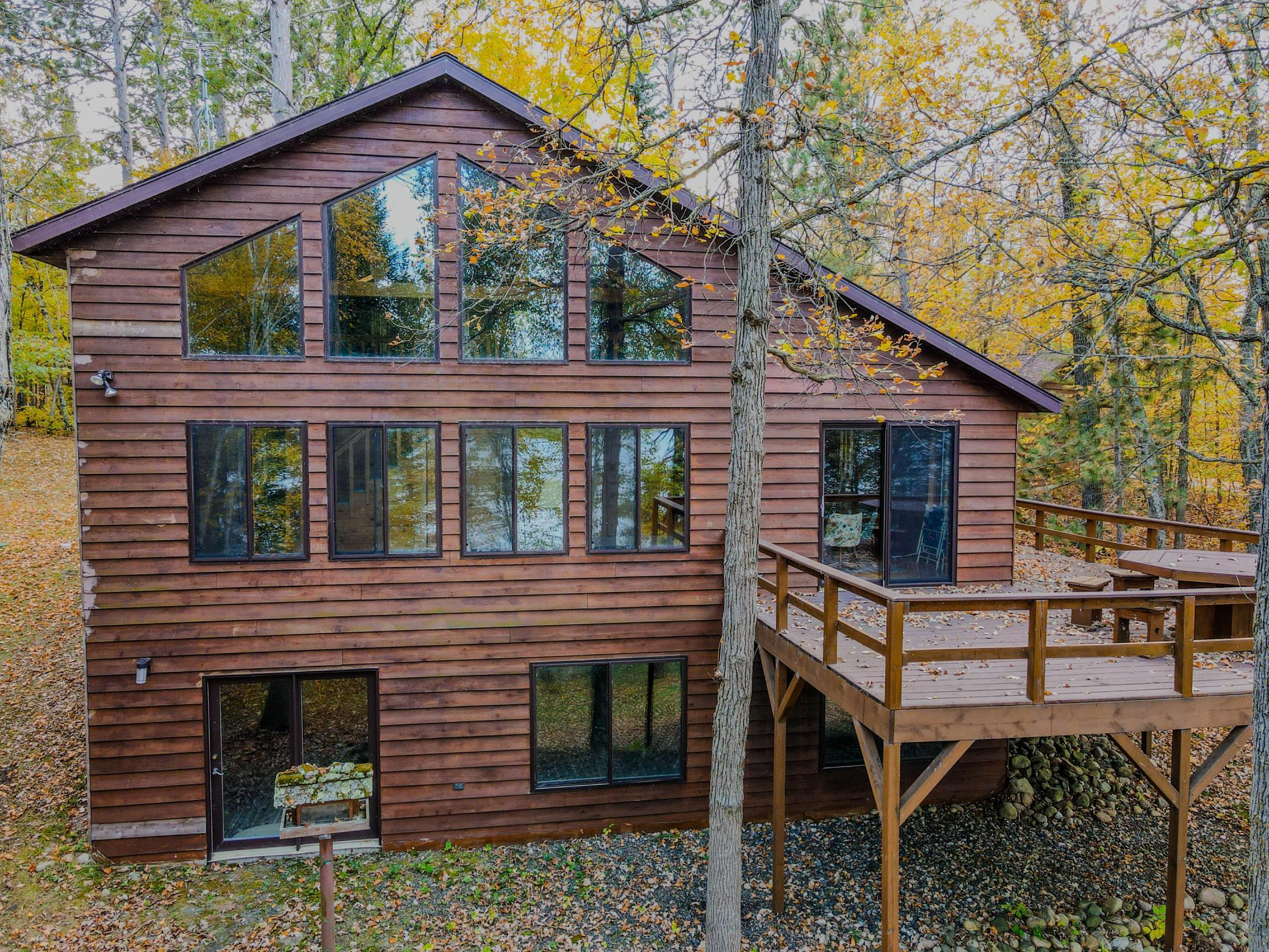 Lakehome 7155225