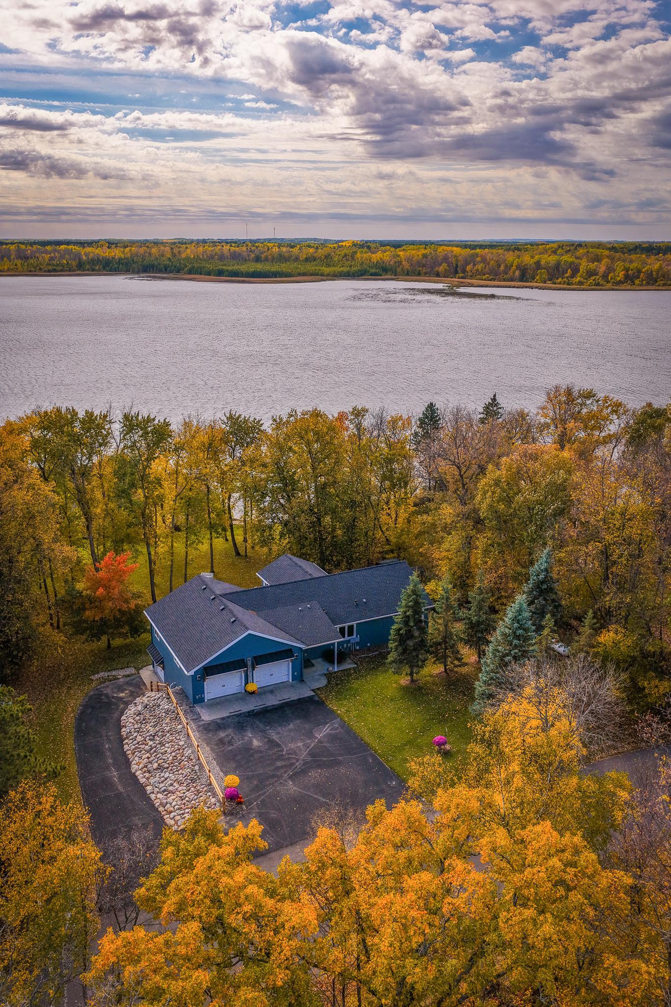 Lakehome 7155686