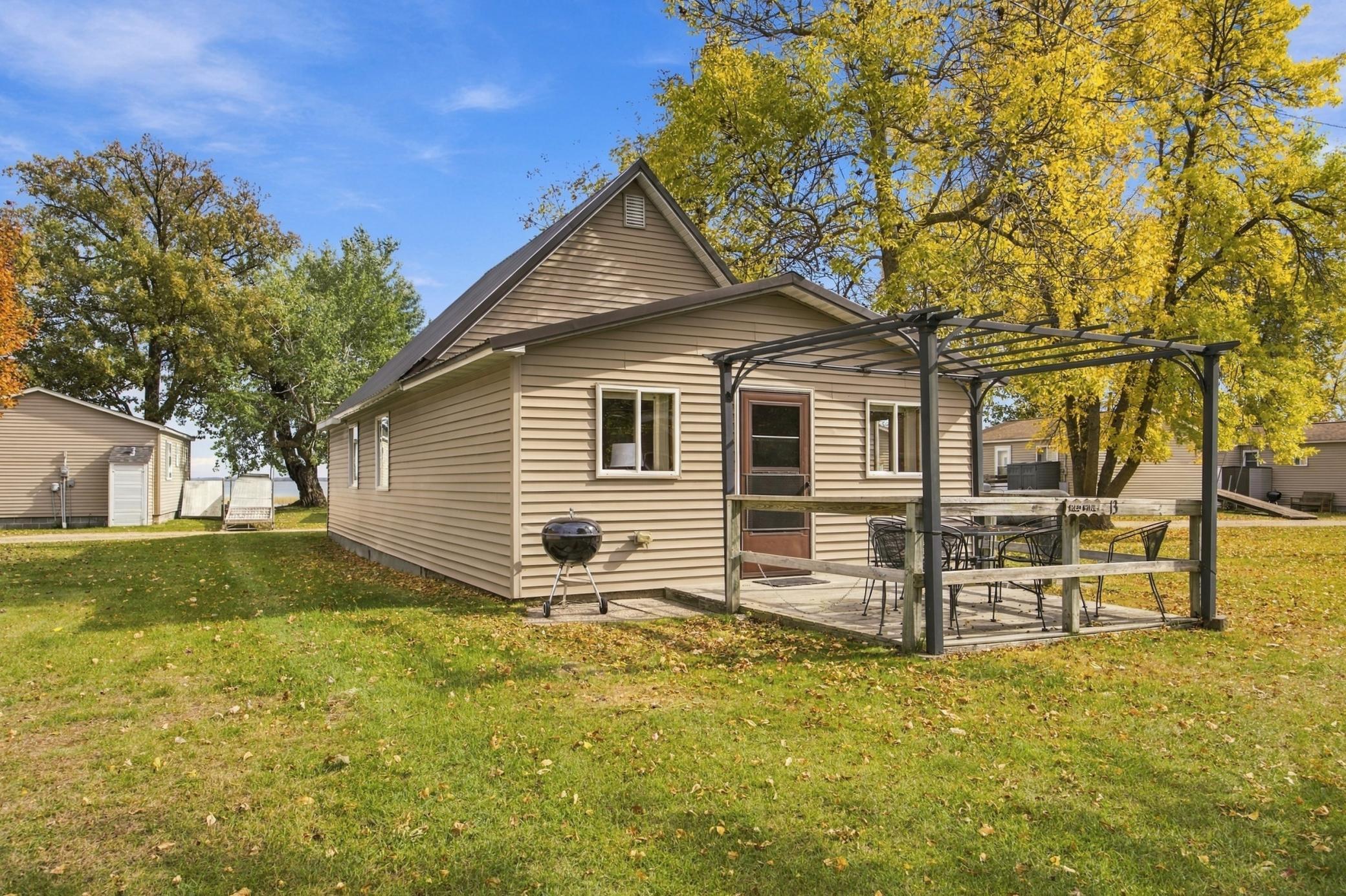 Lakehome 7156070